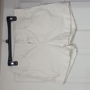 APT9 White Ladies Cuffed Shorts Size 10